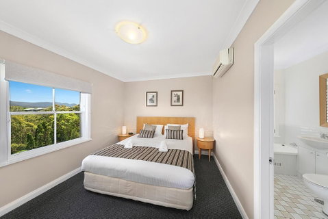 2 Bedroom Villa @ Oaks Cypress Lakes Resort - Holiday Cairns 1
