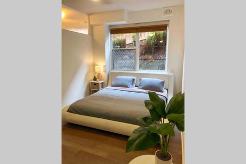 2 Bedroom, SHORT Walk To CBD,BEACH And DARBY ST - Holiday Cairns 1