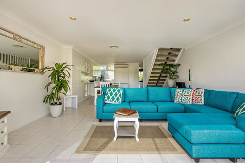 2 James Cook Apartments - Holiday Cairns 0