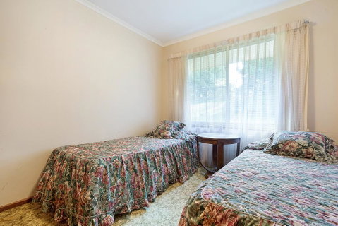 2 Water Crescent - Retro Haven - Holiday Cairns 1