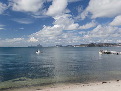 2/137 Soldiers Point Road - Luxury Unit On The Waterfront With Aircon And Free Unlimited Wi Fi - Holiday Cairns 2