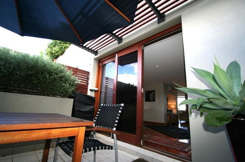 2/21-25 Fletcher Street - Casablanca At Bogarts - Holiday Cairns 1
