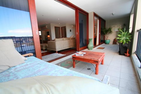 2/21-25 Fletcher Street - Casablanca At Bogarts - Holiday Cairns 2