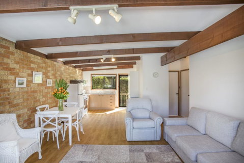 2/81 Clyde St - Villa De Golf At Mollymook - Holiday Cairns 0