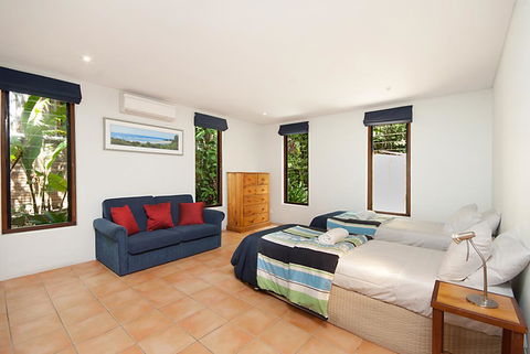 2/9 Marine Parade, Wategos Beach - Beachbound - Holiday Cairns 3