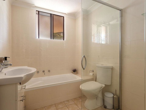 20 Booneroo - Walk To The Beach - Holiday Cairns 2
