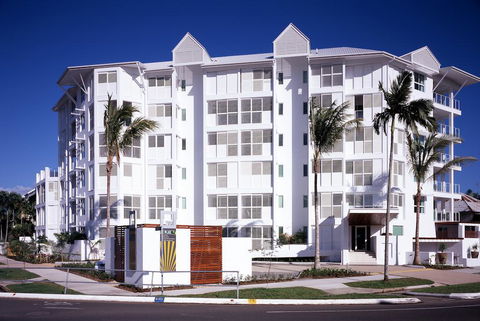 201 Lake Street - Holiday Cairns 0