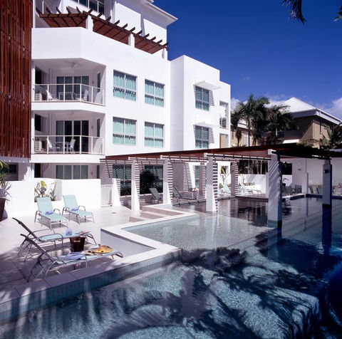 201 Lake Street - Holiday Cairns 1