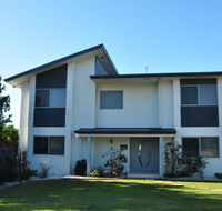 21 Tingira Close - Family home in a quiet street enjoying ocean views - Holiday Cairns