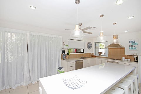 22 Sorrento Avenue, Coolum Beach - Linen Supplied PET FRIENDLY - 500 BOND - Holiday Cairns 3
