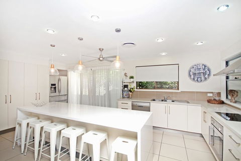 22 Sorrento Avenue, Coolum Beach - Linen Supplied PET FRIENDLY - 500 BOND - Holiday Cairns 2
