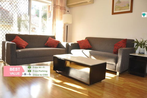 230M Hurstville Station Apartment - Holiday Cairns 0