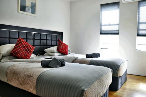 230M Hurstville Station Apartment - Holiday Cairns 3