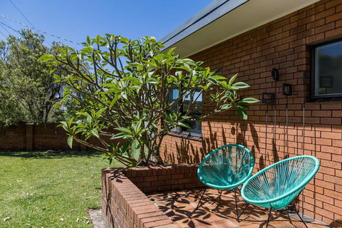 235 Mitchell Parade, Mollymook - Holiday Cairns 2