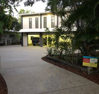25 Naiad Court - Rainbow Shores The Ultimate Beachside Executive Property Air conditioned - Holiday Cairns