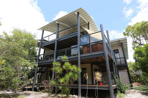 25 Naiad Court - Rainbow Shores, The Ultimate Beachside Executive Property, Air Conditioned - Holiday Cairns 3