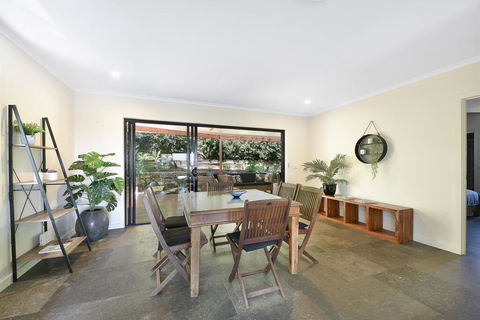 250 David Low Way, Peregian Beach - Holiday Cairns 3