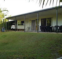 27 Carlo Road - Rainbow Beach Affordable Family Beach House - Holiday Cairns