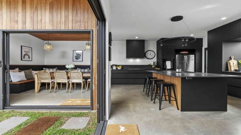 Beautifully Renovated Period Property Walking Distance To Cbd - Holiday Cairns 0