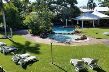 Cairns Gateway Resort with Holiday Cairns