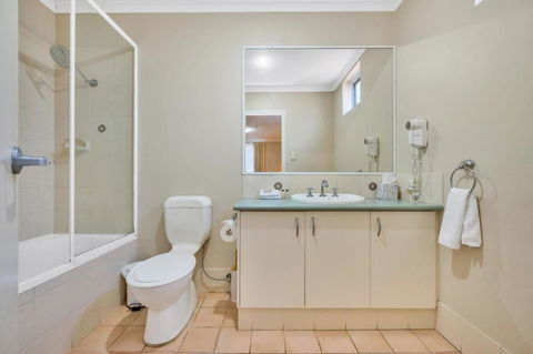 C Mandurah Apartment Resort - Holiday Cairns 4