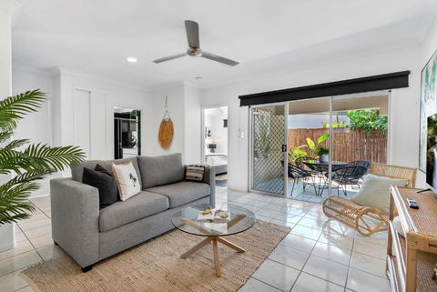 Casa Villa- Peaceful Retreat - Holiday Cairns 0