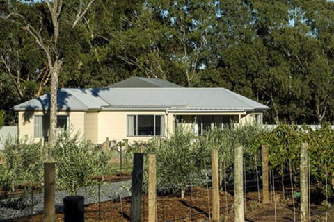 CASALE COTTAGE Barossa Valley - Holiday Cairns 0