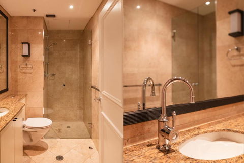 CBD Executive Apartment Right By The Harbour - Holiday Cairns 4