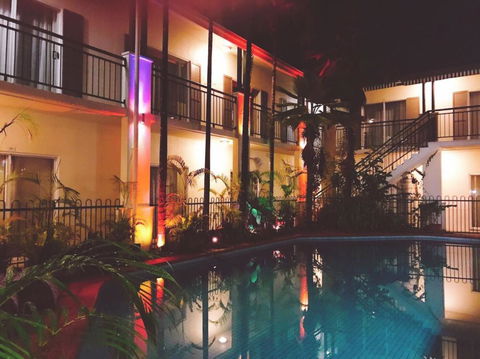 Crystal Garden Resort & Restaurant - Holiday Cairns 1
