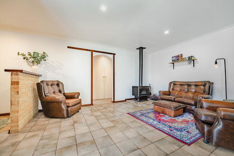 Dawesville Cosy Retreat - Holiday Cairns 0