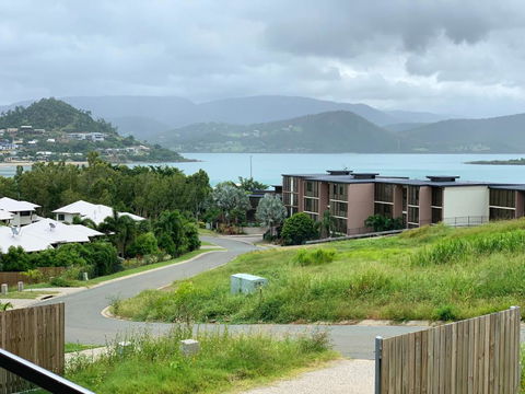 DAYDREAMING Airlie Beach, Water Views & Only 200m To Boardwalk. - Holiday Cairns 2