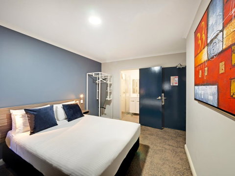 28 Hotel - Holiday Cairns 1