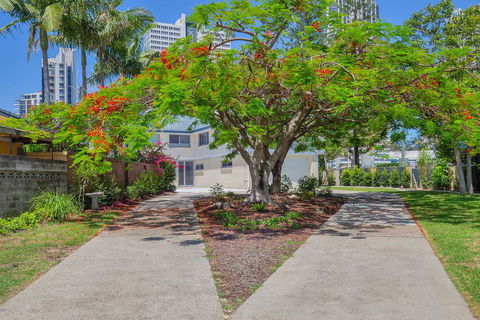 29 Stanhill Drive - Holiday Cairns 1
