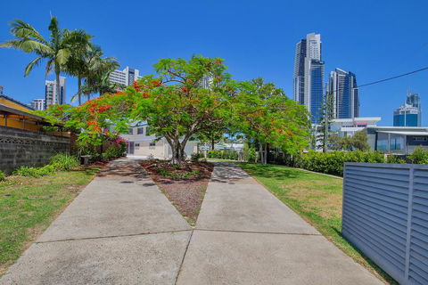 29 Stanhill Drive - Holiday Cairns 2