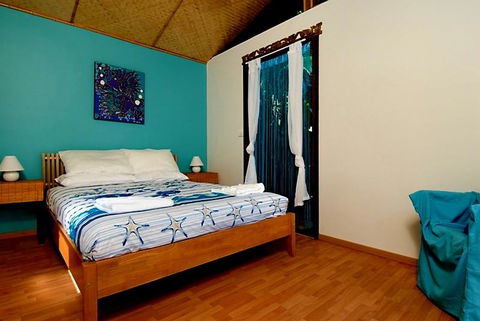 2b Manfred St - The Wave House - Holiday Cairns 3