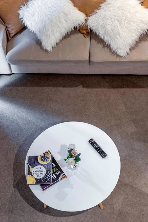 3 BDR Stylish City Retreat // Close To All And Everything In Canberra - Holiday Cairns 3