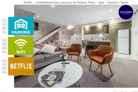 3 BDR Stylish City Retreat // Close To All And Everything In Canberra - Holiday Cairns 0