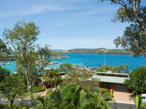 3 Bedroom Heliconia Grove On Hamilton Island - Holiday Cairns 0