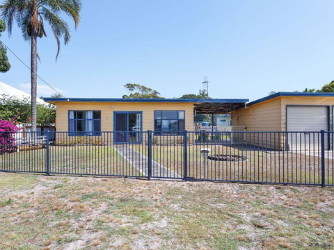 3 Curlew Avenue - Holiday Cairns 2