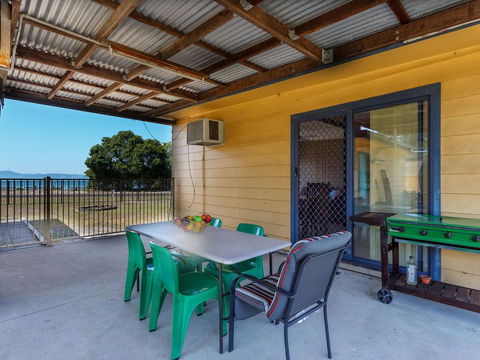 3 Curlew Avenue - Holiday Cairns 0
