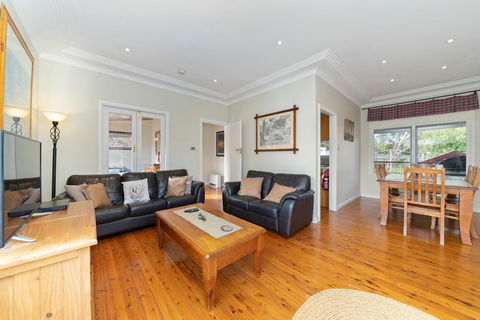 3 Sisters Blue Mountains Cottage - Holiday Cairns 1