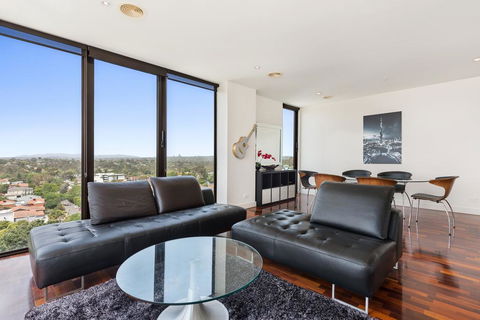 3-Bed Apartment With Parking Near Parks And Dining - Holiday Cairns 1