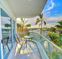 3br Broadbeach Lakefront Apartment - Holiday Cairns