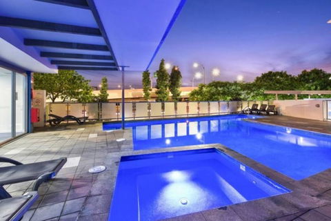 3br Stylish Apt CBD River & City Views Spa,Sauna,Pool,Netflix - Holiday Cairns 0