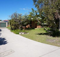 4 Boronia Place - Rainbow Beach Perfect convenient location Fenced yard - Holiday Cairns