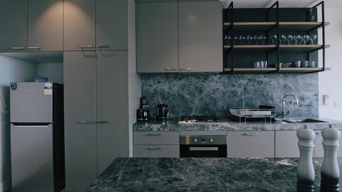 4 Free Paking 4Bed3Bath Deluxe Townhouse - Holiday Cairns 1