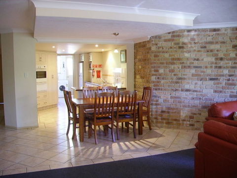 4/84 Lawson Street - Beach Haven 4 - Holiday Cairns 2