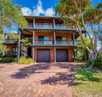 41 Carlo Circle - Rainbow Beach Huge Beach House With Room for Everyone - Holiday Cairns