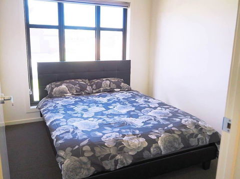 5 Bed 2 Bath Big House - Holiday Cairns 2