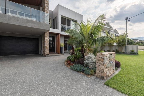5 Liamina Avenue Apartment - Holiday Cairns 3